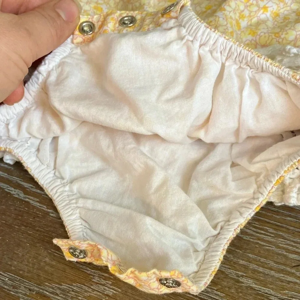 Jillian’s Closet Yellow Floral Print Ruffled Eyelet Lace Bottom Romper (3 Month) - Picture 4 of 5